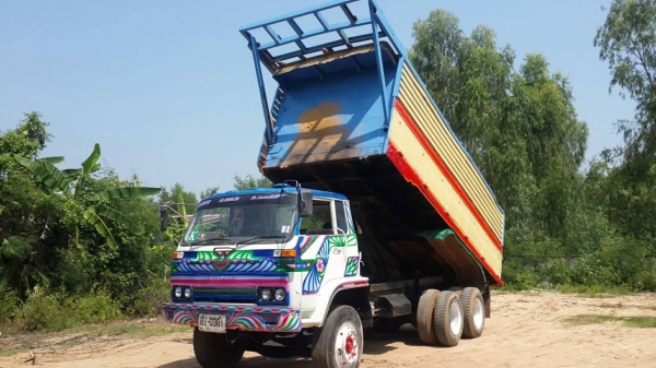 10ล้อISUZUดั้มพ์ จัมโบ้2เพลาแท้ แชชซีใหญ่ เครื่องดี 6HE1 195 แรง สโลว์อินเตอร์4 SPEED เกียร์ร็อค6เกียร์ ดูรถได้ที่อ.ประทาย จ.นครราชสีมา (ราคา650000บาท) ID LINE ps5599