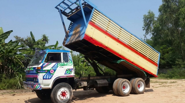 10ล้อISUZUดั้มพ์ จัมโบ้2เพลาแท้ แชชซีใหญ่ เครื่องดี 6HE1 195 แรง สโลว์อินเตอร์4 SPEED เกียร์ร็อค6เกียร์ ดูรถได้ที่อ.ประทาย จ.นครราชสีมา (ราคา650000บาท) ID LINE ps5599