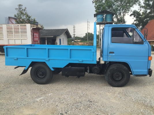 รถอีซูซุ 4 ล้อ NKR 88 แรงม้า. ปี 36.   สนใจติดต่อ  081 - 6079515