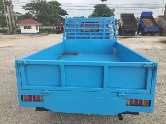 รถอีซูซุ 4 ล้อ NKR 88 แรงม้า. ปี 36.   สนใจติดต่อ  081 - 6079515