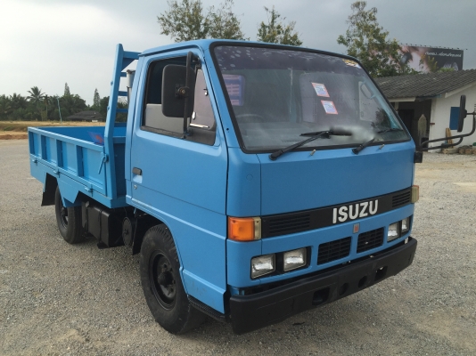 รถอีซูซุ 4 ล้อ NKR 88 แรงม้า. ปี 36.   สนใจติดต่อ  081 - 6079515