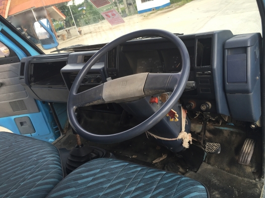 รถอีซูซุ 4 ล้อ NKR 88 แรงม้า. ปี 36.   สนใจติดต่อ  081 - 6079515