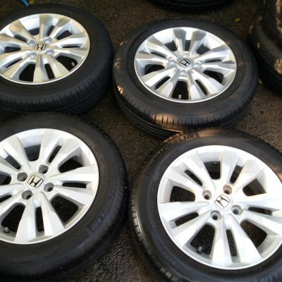 ล้อ honda ขอบ 15 4รู 100 พร้อมยางชุดล่ะ 6500