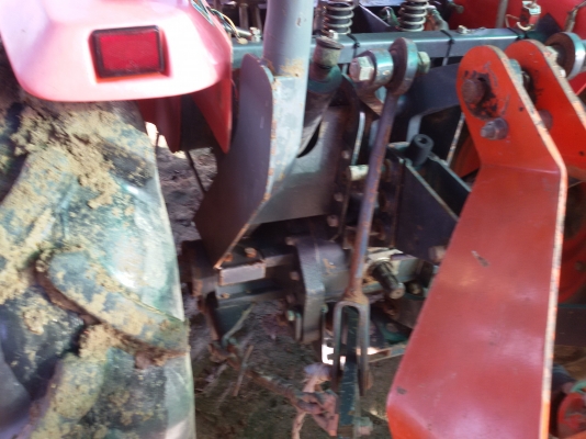 ปัญญาแทรคเตอร์..จัดมาให้ครับ ด่วน!!!คูโบต้า KRT140 PTO พร้อมโรตาลี่ตราช้าง เล่มทะเบียนพร้อม จัดส่งอ.ลานกระบือ จ.กำแพงเพชร