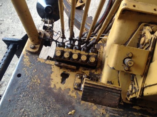 ขายรถเกรตเดอ140G เอกสารเล่มพร้อมใช้งาน ติดต่อ คุณ อ๊อฟ พิจิตร 086-737-9991