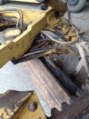 ขายรถเกรตเดอ140G เอกสารเล่มพร้อมใช้งาน ติดต่อ คุณ อ๊อฟ พิจิตร 086-737-9991