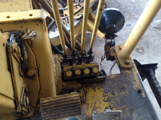 ขายรถเกรตเดอ140G เอกสารเล่มพร้อมใช้งาน ติดต่อ คุณ อ๊อฟ พิจิตร 086-737-9991