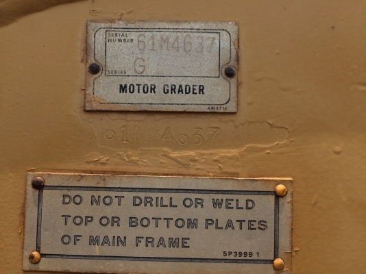 ขายรถเกรตเดอ12G 61M เครี่องไดรเร็กพร้อมใช้ ติดต่อได้คุณ อ๊อฟ พิจิตร 086-737-9991