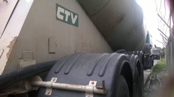 ขายหางเต้าปูน 2 หาง สภาพสวยพร้อมใช้ ติดต่อ คุณ อ๊อฟ พิจิตร 086-737-9991