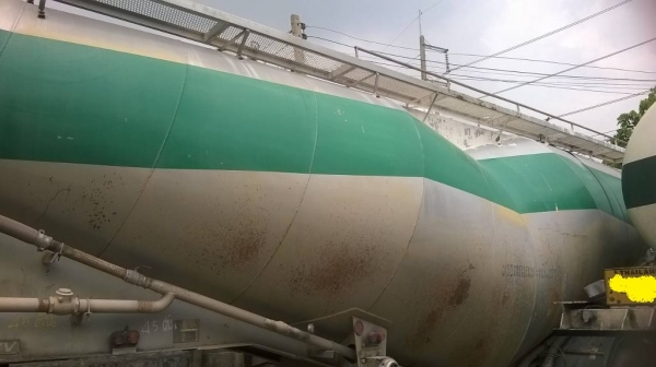 ขายหางเต้าปูน 2 หาง สภาพสวยพร้อมใช้ ติดต่อ คุณ อ๊อฟ พิจิตร 086-737-9991