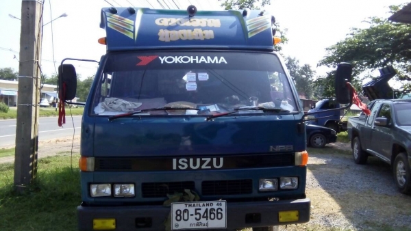 isuzu 115 NPR รถห้างแท้ พร้อมใช้ เครื่องดี คัชชีสวย ยางดี6เส้น