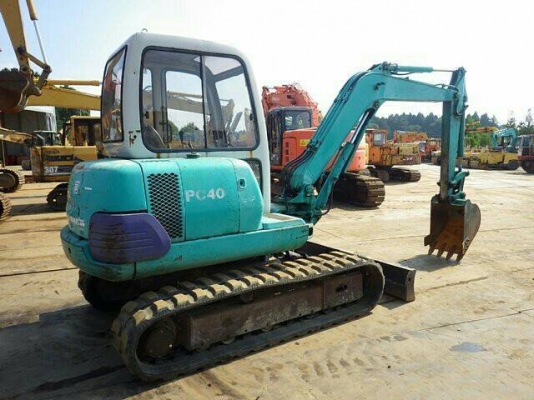ถึงไทยแล้วจ้า Komatsu PC40-7 มีเก๋ง สวยๆ จากญี่ปุ่น โทร.090-986-2521 อ๊อบ