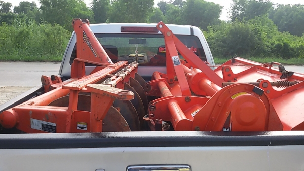 ขายผานพรวนพร้อม โรตาลี่ตราช้าง ของL3608 2ชิ้น ครับ