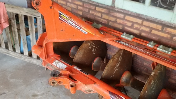 ขายผานพรวนพร้อม โรตาลี่ตราช้าง ของL3608 2ชิ้น ครับ