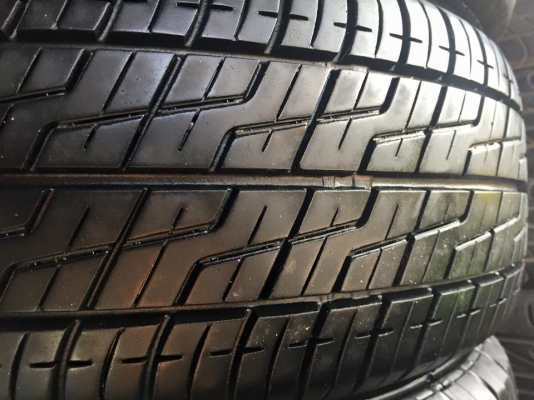 ขายยาง BRIDGESTONE LEO267 215-65-15 ปี13 มีปะ1จุด ชุดละ 5,900 บาท