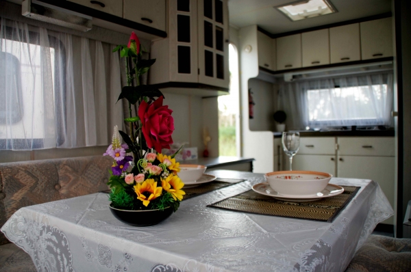 รถบ้าน Caravan รถบ้าน Caravan