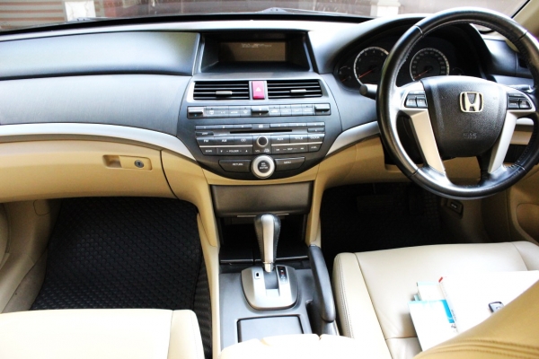 2009HONDA ACCORD 2.0 E i-VTEC AIRBAG-ABS AT สภาพดีมาก เจ้าของขายเอง
