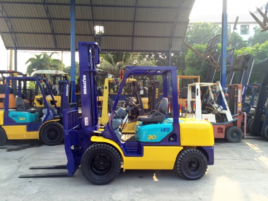 -:-*&bull;*ข า ย ร ถ ย ก นำ เ ข้ า*&bull;*-:-KOMATSU FD30-12 เครื่องดีเซล ขนาด3ตัน เสา4เมตร สนใจติดต่อ083-062-0223/098-329-9549(ปอนด์)