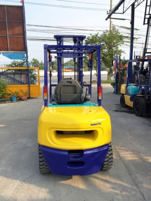 -:-*&bull;*ข า ย ร ถ ย ก นำ เ ข้ า*&bull;*-:-KOMATSU FD30-12 เครื่องดีเซล ขนาด3ตัน เสา4เมตร สนใจติดต่อ083-062-0223/098-329-9549(ปอนด์)