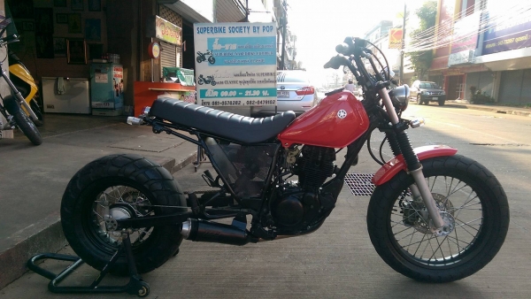 ขายคับ YAMAHA TW200 ปี2002 สีสวยพึงเก็บงานมาใหม่ทั้งคัน เครื่องแน่น ไม่ดังวาวล์ไม่มีซึม คาบูตรงรุ่น สวิงอาร์มแต่ง ฐานยึดไฟหน้าแต่งมิเนียม ท่อชุปเปอร์แทรป แบตใหม่ แฮนแต่ง ไมล์แต่ง อินวอยส์สรรพสามิตร ราคา 45500 บาท สนใจติดต่อ 081-0578282 คับ ส่งได้ทั่วไทยคั