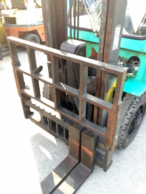 -:-*&bull;*ข า ย ร ถ ย ก นำ เ ข้ า*&bull;*-:-MITSUBISHI FD25-F18B เครื่องดีเซล เสาสูง4เมตร งาเทได้ สนใจติดต่อ 083-062-0223/098-329-9549(ปอนด์)