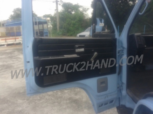 รถบรรทุก 6 ล้อ ISUZU NKR  เครื่อง 110 แรงม้า ปีจดทะเบียน 2538