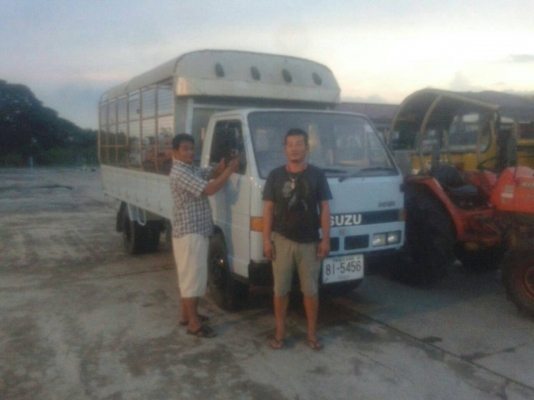 รถบรรทุก 6 ล้อ ISUZU NKR  เครื่อง 110 แรงม้า ปีจดทะเบียน 2538