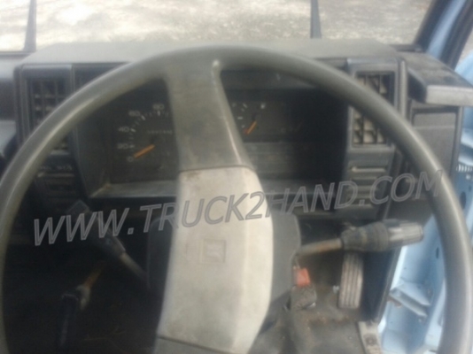 รถบรรทุก 6 ล้อ ISUZU NKR  เครื่อง 110 แรงม้า ปีจดทะเบียน 2538