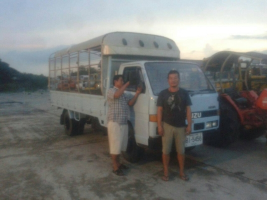 รถบรรทุก 6 ล้อ ISUZU NKR  เครื่อง 110 แรงม้า ปีจดทะเบียน 2538