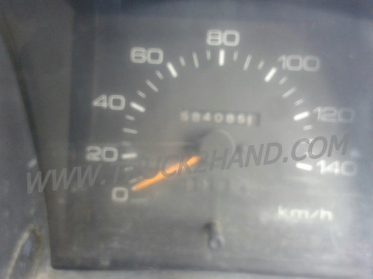 รถบรรทุก 6 ล้อ ISUZU NKR  เครื่อง 110 แรงม้า ปีจดทะเบียน 2538