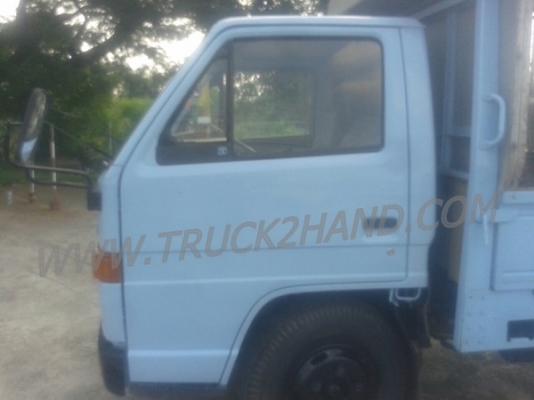 รถบรรทุก 6 ล้อ ISUZU NKR  เครื่อง 110 แรงม้า ปีจดทะเบียน 2538