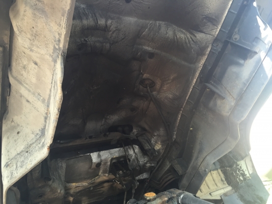 ขายหกล้อFF3H195ครัชชีใหญ่ตลอดเส้นไม่มีบวมหรือแตกราวยาว5.5ม.ทำสีเสร็จแล้วครับ