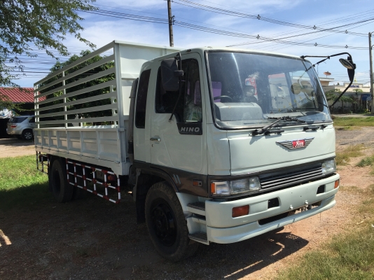 ขายหกล้อFF3H195ครัชชีใหญ่ตลอดเส้นไม่มีบวมหรือแตกราวยาว5.5ม.ทำสีเสร็จแล้วครับ