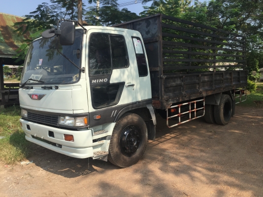 ขายหกล้อFF3H195ครัชชีใหญ่ตลอดเส้นไม่มีบวมหรือแตกราวยาว5.5ม.ทำสีเสร็จแล้วครับ