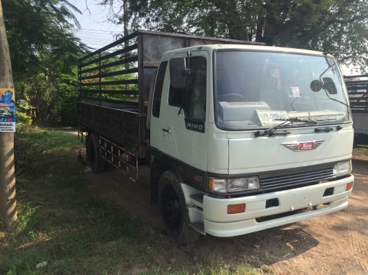 ขายหกล้อFF3H195ครัชชีใหญ่ตลอดเส้นไม่มีบวมหรือแตกราวยาว5.5ม.ทำสีเสร็จแล้วครับ