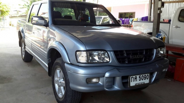 รถดราก้อนอาย เครื่อง3000 ขับเคลื่อน4ล้อ 4ประตู่ จดทะเบียนปี44 ขายตามสภาพ