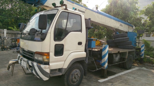 ขายรถหกล้อกระเช้า 25 เมตร ISUZU NRR เครื่อง 195 แรงม้า