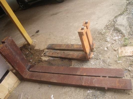 งาฟอร์คลิฟท์