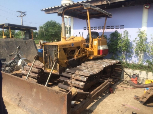 D2PL D2-5 ใบมีดสไลค์ได้ เอียงซ้ายขวา คว้ำหน้าหลัง บรูซโซ่ใหม่หมด เฟืองพ็อกเก็ตใหม่ ใบดีไม่มีหัก เครื่องไม่กินน้ำมันเครื่อง หม้อน้ำดีไม่ร้อนทะลวงมาใหม่ เลี้ยวซ้ายขวาปกติ ปั้มดี ไฟชาร์ทดี เเบตเตอร์รี่พร้อม