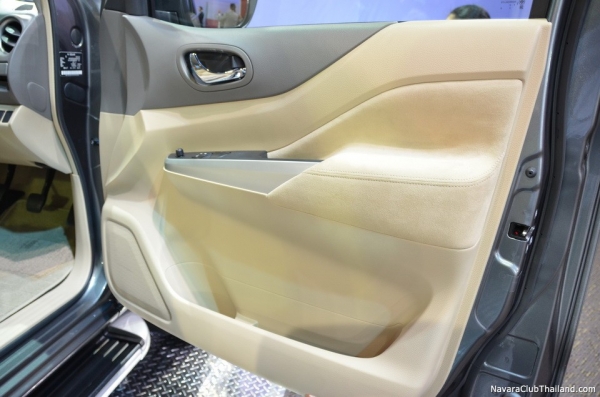 ป้ายแดงNISSAN NP300 2.5 KC ป้ายแดงNISSAN NP300 2.5 KC