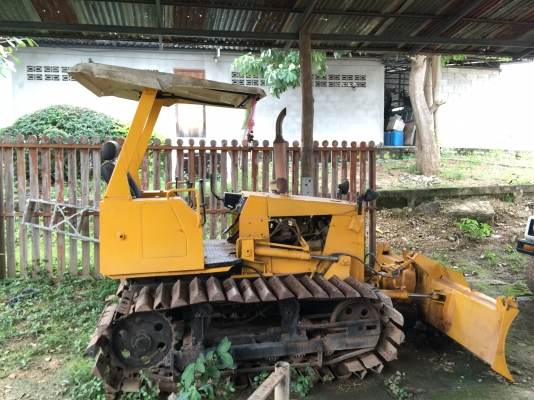 ขายแทร็กเตอร์ตีนตะขาบ D20 พร้อมใช้ ใบมีดสไลด์ได้