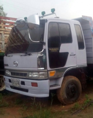 หกล้อ ฮีโน่ FD195ดั้ม แอร์ เพาเวอร์ ทิฟฟี สภาพดีสวยพร้อมใช้ ทะเบียนพร้อมโอน ราคา 680,000บ ต่อรองได้ หกล้อ ฮีโน่ FD195ดั้ม แอร์ เพาเวอร์ ทิฟฟี สภาพดีสวยพร้อมใช้ ทะเบียนพร้อมโอน ราคา 680,000บ ต่อรองได้