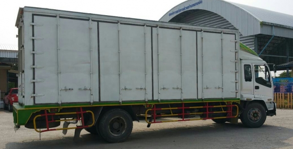 หกล้อ อีซูซุ FTR195 ปี03 ตู้สิบบาน ช่วงยาว 7.20ม สภาพดีพร้อมใช้งาน ทะเบียนพร้อมโอน