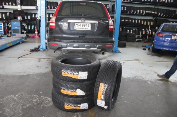 ยาง YOKOHAMA PARADA 235/60R18 เส้นละ 7,500 บาท
