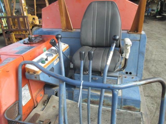 ขายรถเก่านอกแท้ 100\%KUBOTA รุ่น : KH-033 (พร้อมหัวเจาะ) ขายรถเก่านอกแท้ 100\%KUBOTA รุ่น : KH-033 (พร้อมหัวเจาะ)