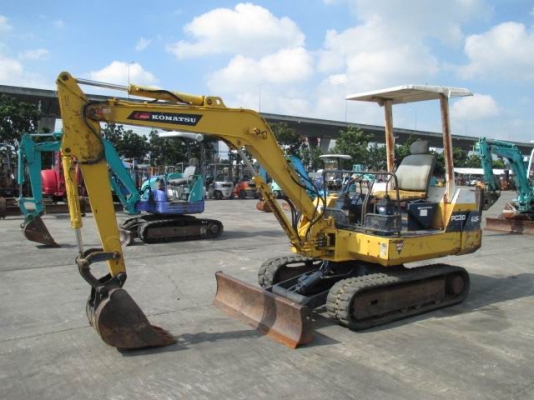 ขายรถเก่านอกแท้ 100\% KOMATSU รุ่น : PC30-6 มีเอกสารอินวอย