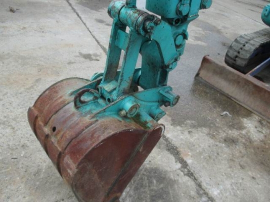 ขายรถขุด เก่านอก KOMATSU รุ่น : PC20-7E ซีเรียล : 43542 อาร์มเบรกเกอร์ ( อาร์มหัวกระแทก ) มีเอกสารอินวอย ขายรถขุด เก่านอก KOMATSU รุ่น : PC20-7E ซีเรียล : 43542 อาร์มเบรกเกอร์ ( อาร์มหัวกระแทก ) มีเอกสารอินวอย