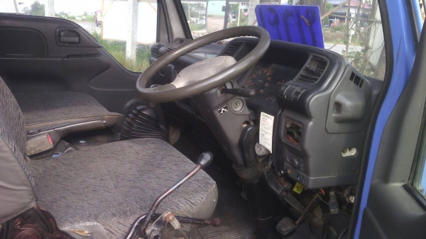 ขายด่วยนถ6ล้อดั้มกระปองเครือง88กะบะยาว2.8เมตรหัวกาตูน