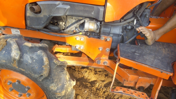 ขายรถไถคูโบต้า L3608 มีใบมีดดันดินผาลพรวนพร้อมใช้งานครับ