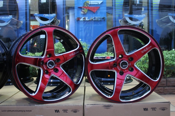 ล้อ WELD Star ขอบ18X8.5 +35 5H114.3 วงละ 6,500 บาท